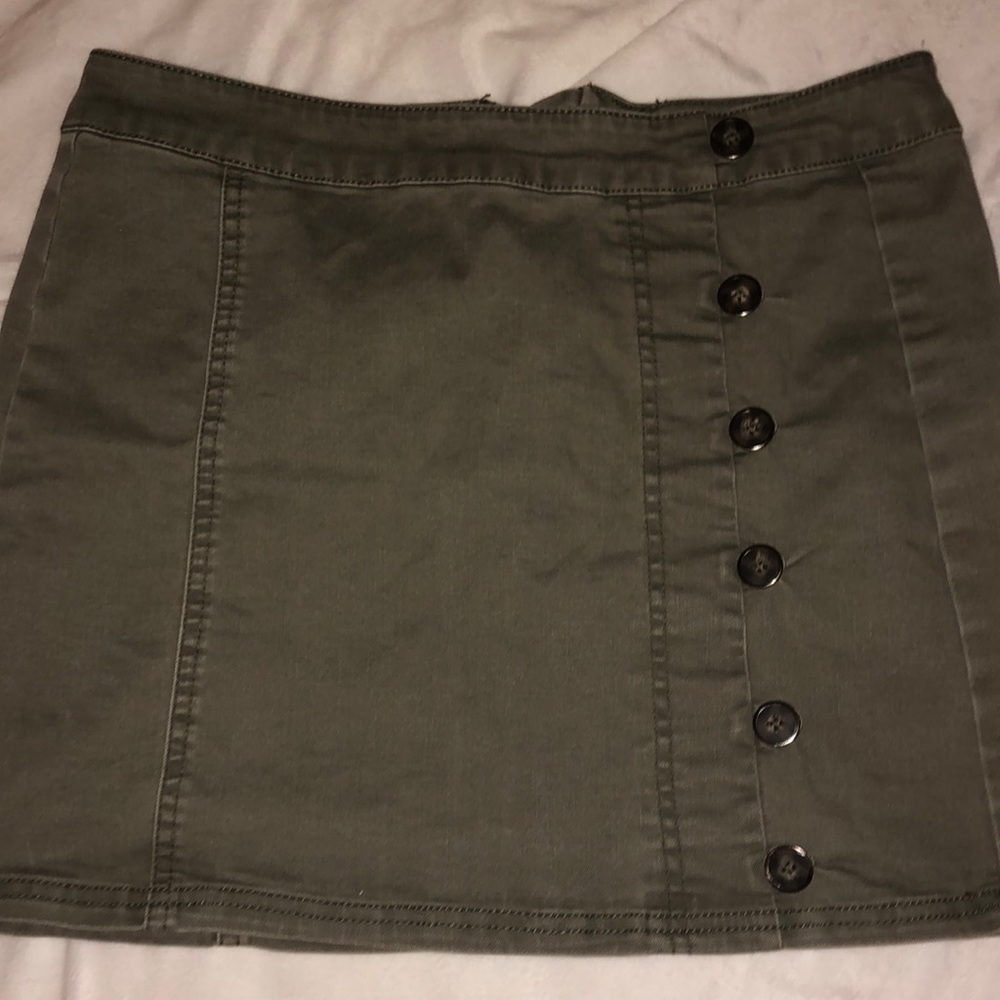 tight army green skirt
